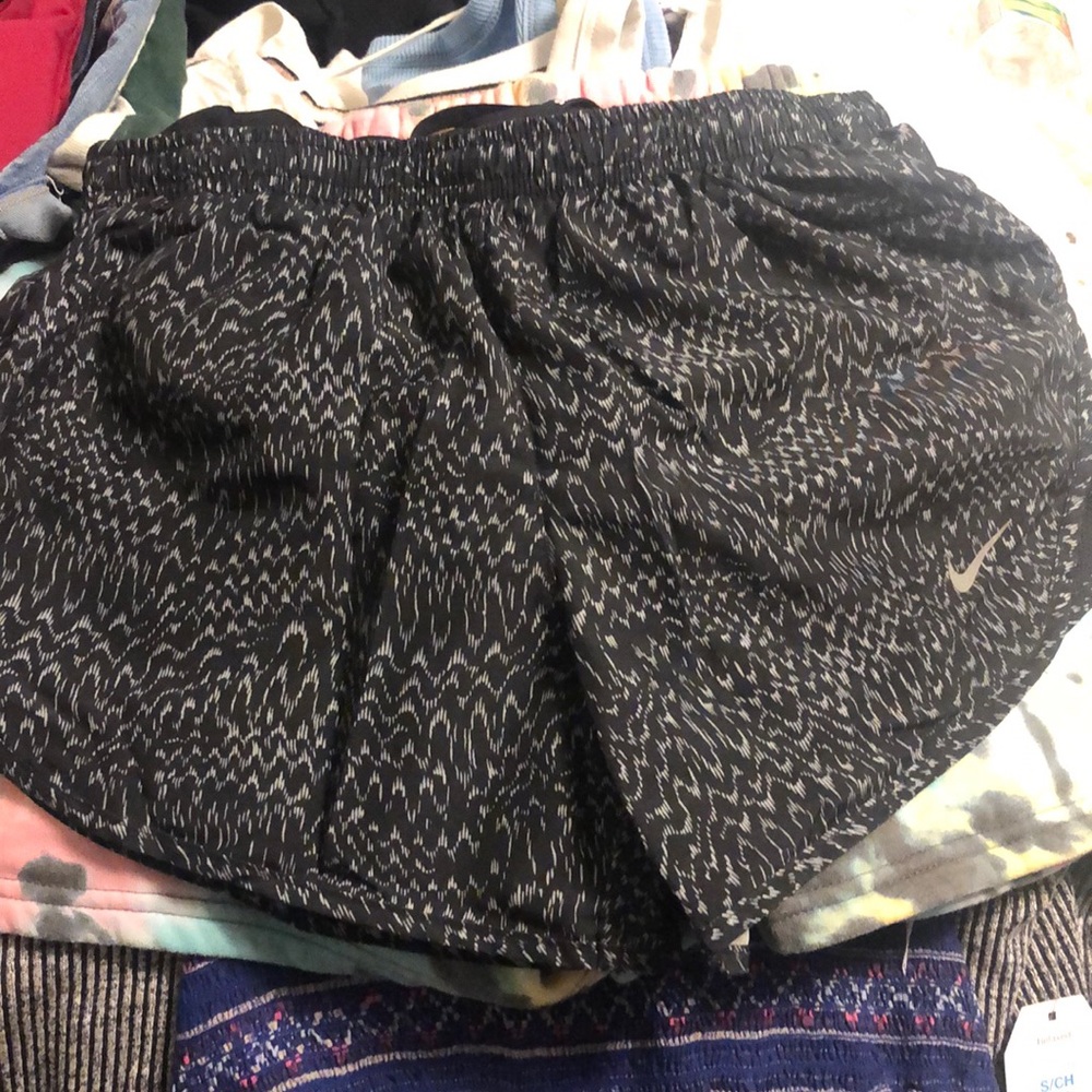 I’m selling a pair of black/ gray Nike short! I grew out of these!